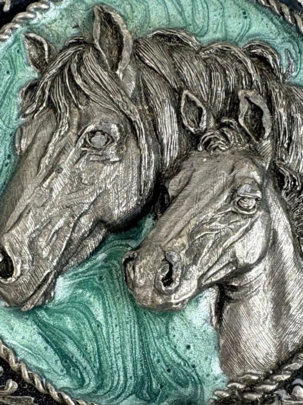 Cast Pewter Belt Buckle of "Mare and Foal" (A-5) by Siskiyou Co. 1991 USA - Picture 2 of 5